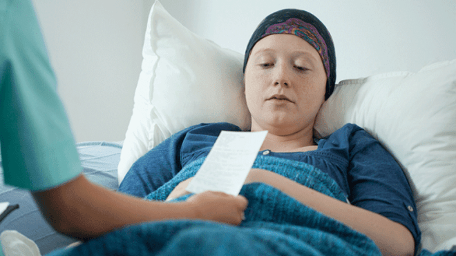 نساء أمام المحكمة والتهمة إصابتهن بالسرطان!