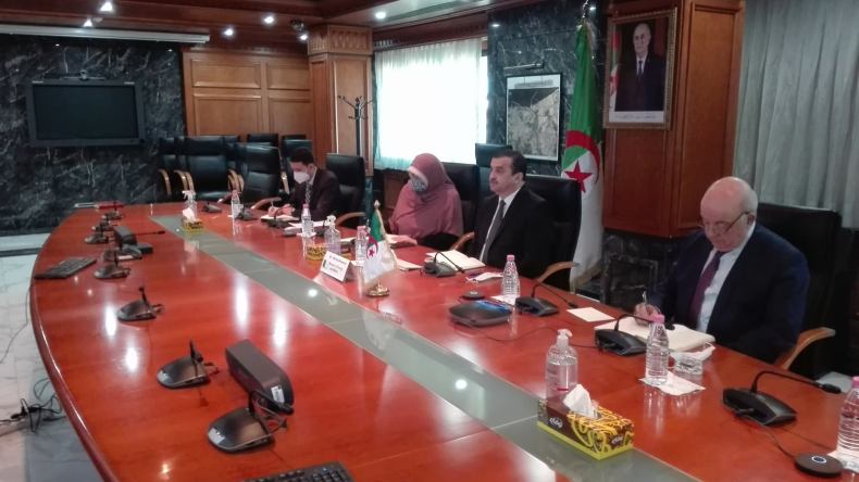الجزائر وتونس يبحثان تجديد العقود الطاقوية