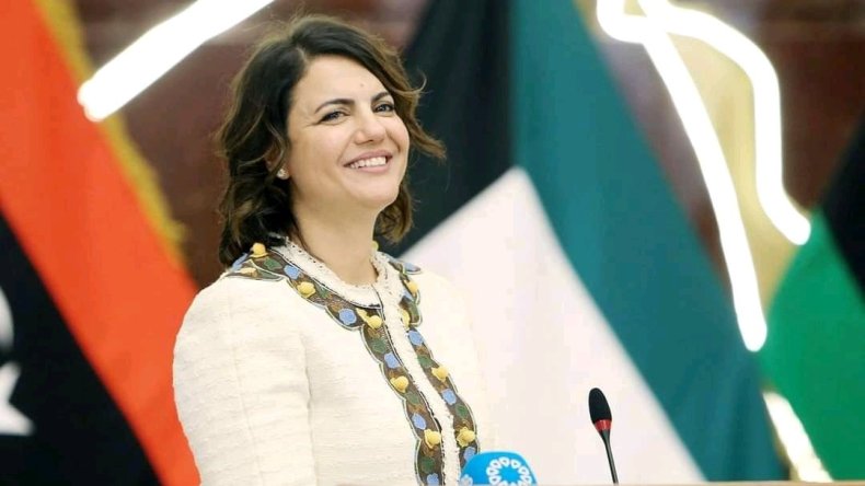 هكذا وثقت المنقوش لحظة وصولها الجزائر للاحتفال بذكرى نوفمبر المجيدة!