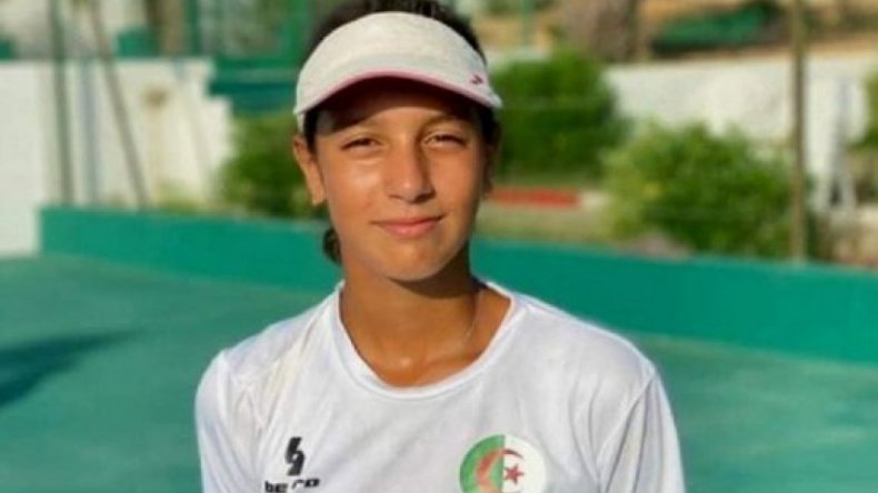 الجزائرية بعداش تتوّج بلقب بطولة إفريقيا للتنس لفئة 14 سنة