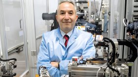 بروفيسور جزائري ينال أعلى درجة علمية في كندا