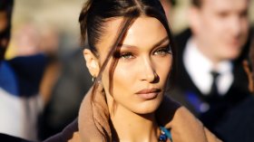 لشبهها بعارضة الأزياء بيلا حديد.. ألمانية تكتسب شهرة واسعة على “تيك توك”