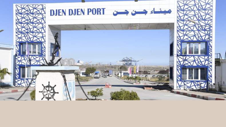 تركيب أول محمل للسفن في الجزائر