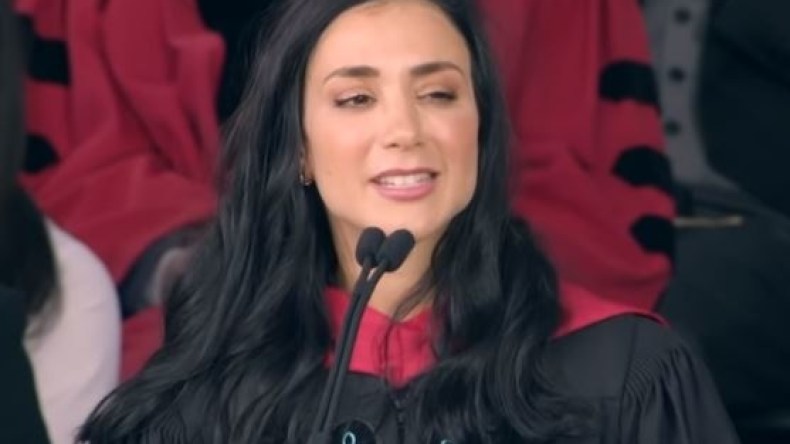 هذه قصة “جودي أبوت” الجزائرية مع”صاحب الظل المجهول”!