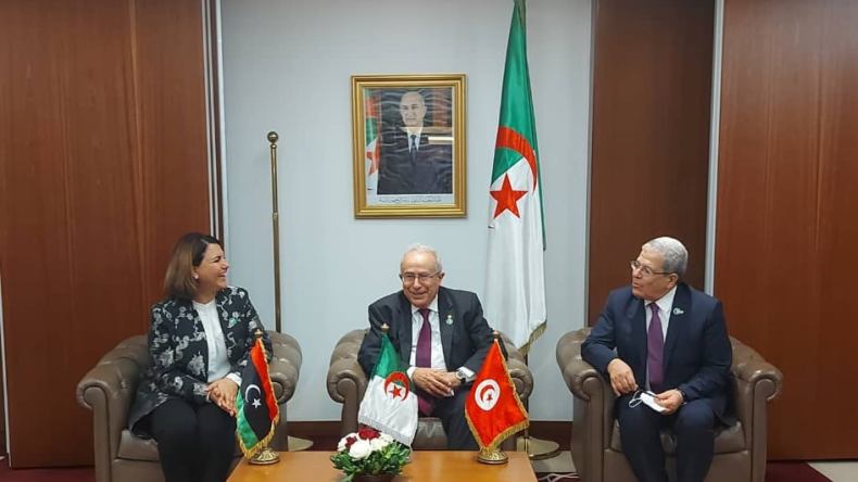 هذا ما  اتفق عليه وزراء خارجية الجزائر ليبيا وتونس 