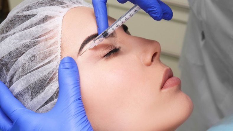 فتيات يخدعن الخطيب بالفيلر والعمليات والاضافات المستعارة