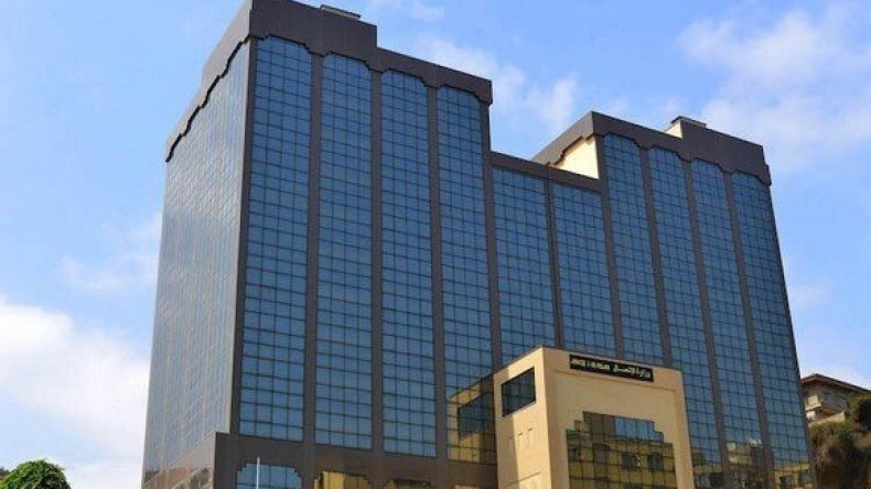 وزير الاتصال يعزي عائلة الفقيد عبد المالك حويو