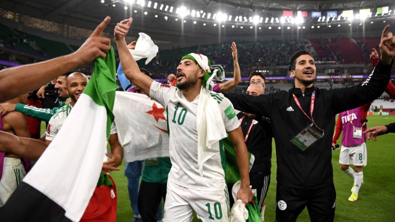 عاشور العاشر”معجزة”.. يدخل العالمية.. وبلومي وراء تحفيزه