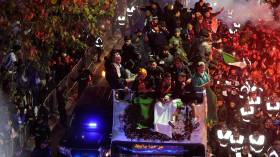 محاربو الصحراء أبطالا للعرب