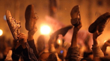 اضربوهم بالأحذية