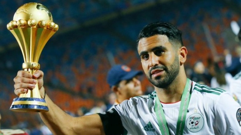 هكذا تفاعل محرز بعد إعلان بلماضي عن قائمة “الكان”