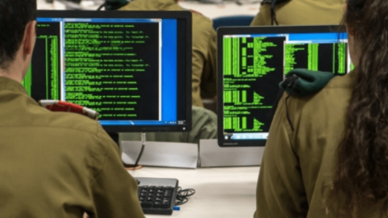 صحفي فرنسي: مخابرات الرباط جنّدت مهاجرين مغاربة للعمل مع الموساد