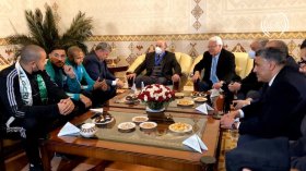 الوزير الأول يستقبل محاربي الصحراء العائدين بكأس العرب