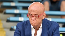 هذا هو موقف “الفيفا” من حكم مباراة الجزائر أمام قطر