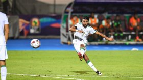 “الكاف” تُوضّح بِخصوص مشاركة المحترفين في البطولة الإفريقية