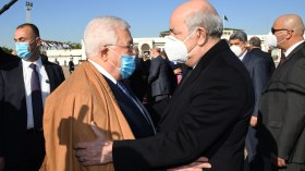 الجزائر وفلسطين تصدرا بيانا مشتركا بعد زيارة محمود عباس