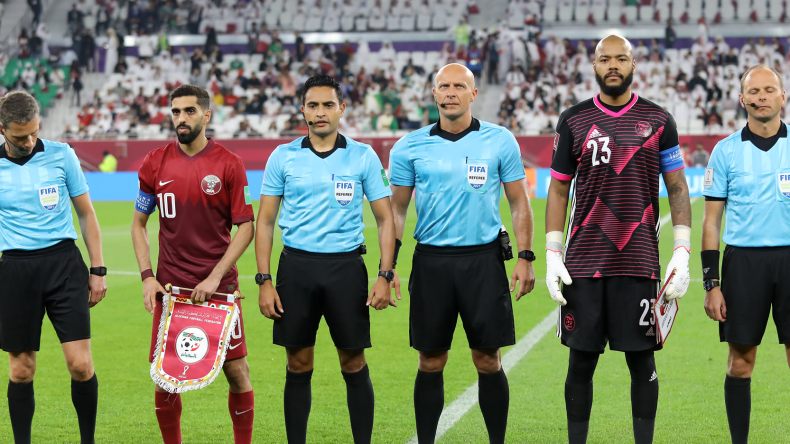 بِالفيديو: مبولحي وعبدلاوي يلتقيان بِالحكم البولوني المثير للجدل!