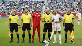 حكم مباراة الجزائر وقطر