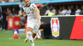 أنصار مونشغلادباخ يختارون بن سبعيني أفضل لاعب في الفريق