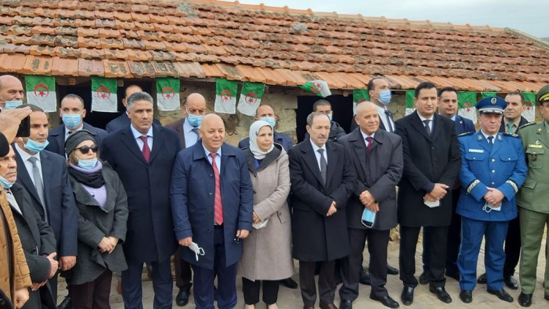 بالصور.. وفد وزاري يزور منزل الرئيس الراحل هواري بومدين بقالمة