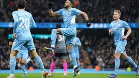 السيتي يتغنى بآداء محرز في لقاء ليستر.. سجل وصنع وأبدع