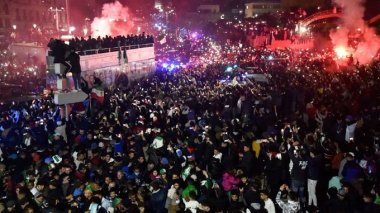 Arrivée triomphale de l’équipe nationale “A” à Alger