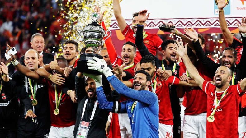 الأهلي المصري يحتفظ بِالكأس الإفريقية الممتازة