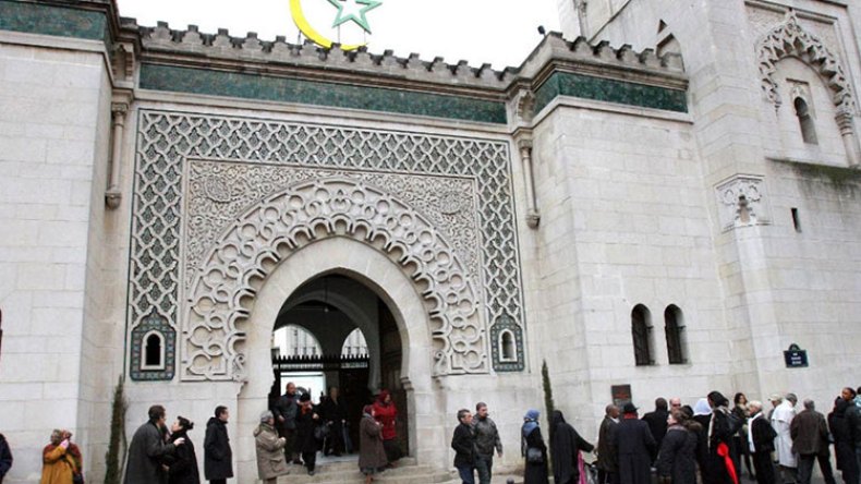 الحكومة الفرنسية تقصي مجلس الديانة الإسلامية