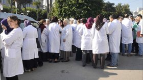 مستخدمو الصحة العمومية يهددون بشّل المستشفيات