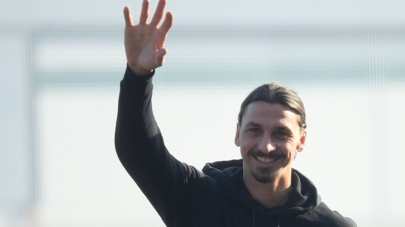 إبراهيموفيتش وكبرياء “المتنبّي”.. أنا أكبر من جائزة “الكرة الذهبية”!