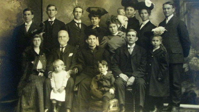 روتشيلد وبكري وبوشناق.. كيف تآمرت 3 عائلات يهودية لاحتلال الجزائر