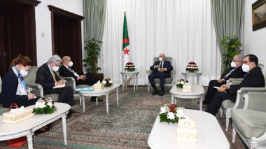 Le Drian: la France “veut renouer une relation de confiance” avec l’Algérie 