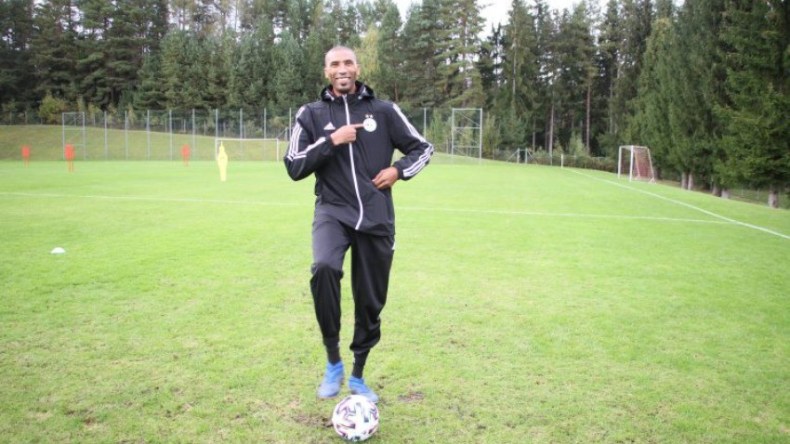 “كَلَبُ” شواذ المغرب ضد مواطنهم “وادو” بِسبب دعمه للجزائر