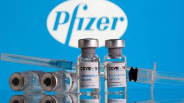 Le PDG de Pfizer précise les délais de développement d’un nouveau vaccin contre l’Omicron