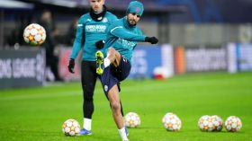 محرز يُسجّل وبن ناصر يُودّع