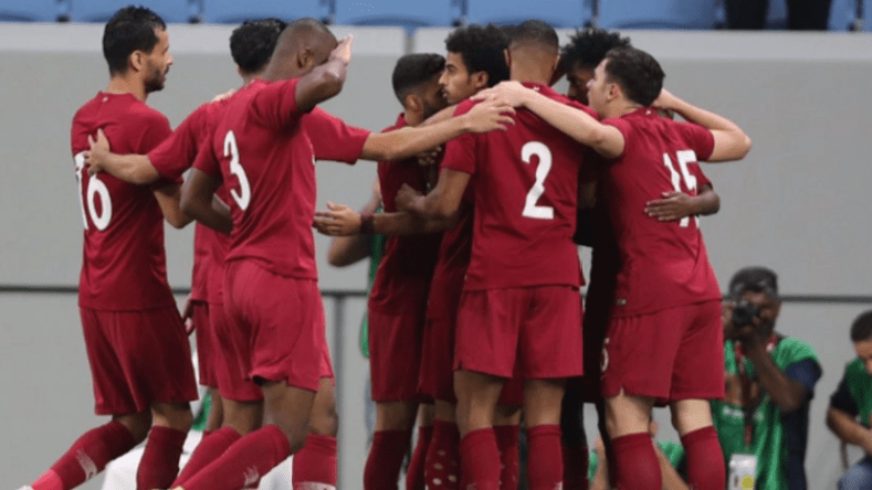 القطريون يواصلون تدريباتهم استعداداً لمواجهة الخضر