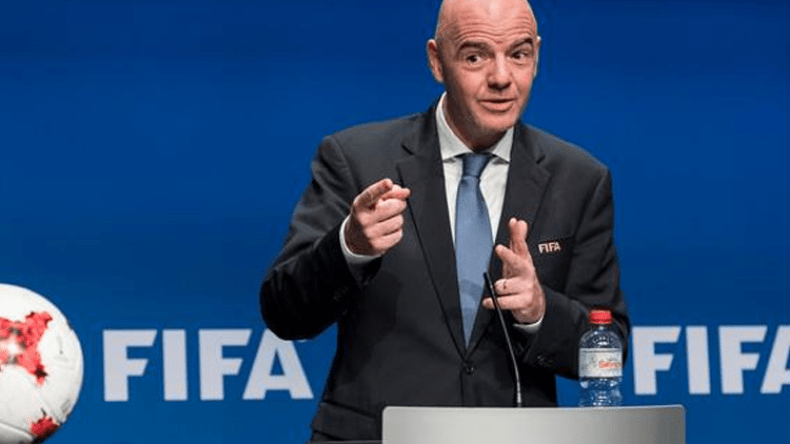 إنفانتينو يضغط لتأجيل أمم أفريقيا للأمم