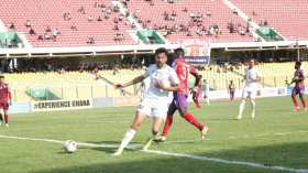 الوفد الغاني يصل إلى بشار وزرواطي يستغرب