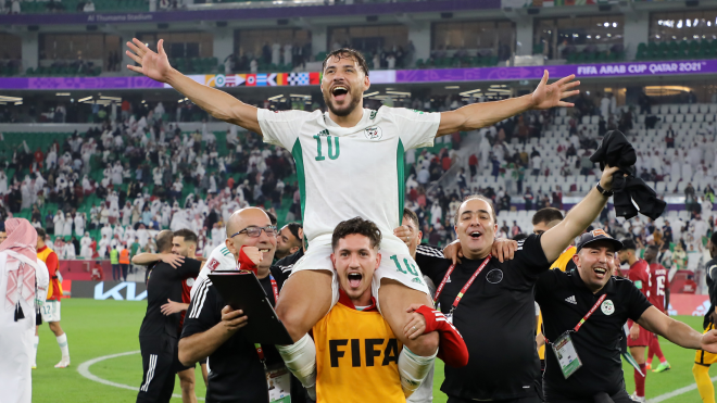 بلايلي يفسخ عقده