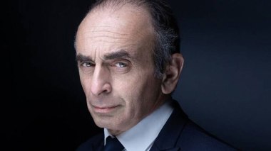 Quand Zemmour traite Macron “d’ado pas fini”