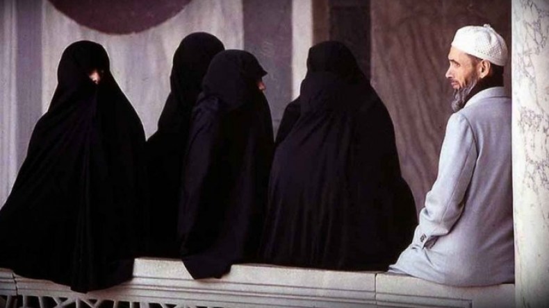 الأصل في الشرع الزواج بواحدة وليس التعدد.. فتوى تثير ضجة