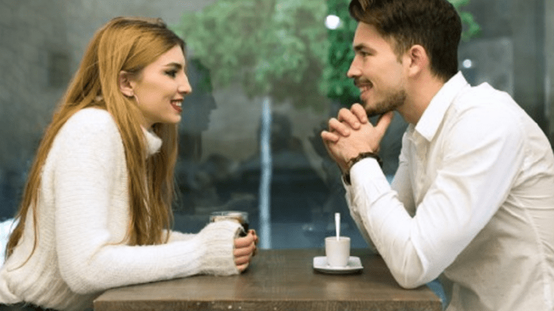 “الصداقة بين الشاب والفتاة في مكان عام جائزة”.. فتوى تشعل مواقع التواصل!