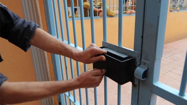 وزير العدل: الصليب الأحمر زار أكثر من 7 آلاف سجين بالجزائر