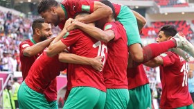 المغرب يواصل عروضه القوية ويتأهل إلى ربع النهائي