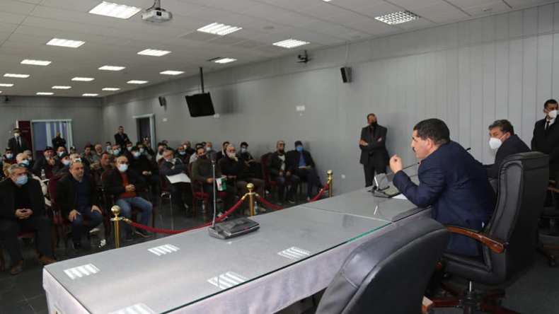 الأجور وإعادة هيكلة الشركة محور لقاء بكاي مع نقابة الملاحة البحرية