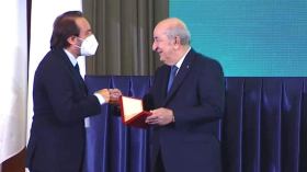 رئيس الجمهورية يكرم مخابر فينوس بوسام عشير