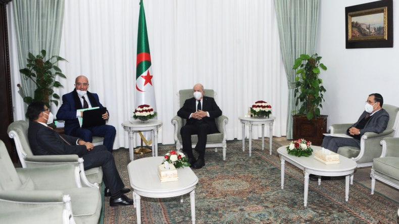 الرئيس تبون يستقبل سفيري اليونان وباكستان