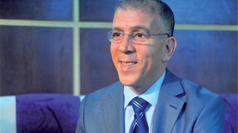 بالفيديو.. حفيظ دراجي يلتقي أستاذته بعد 40 سنة