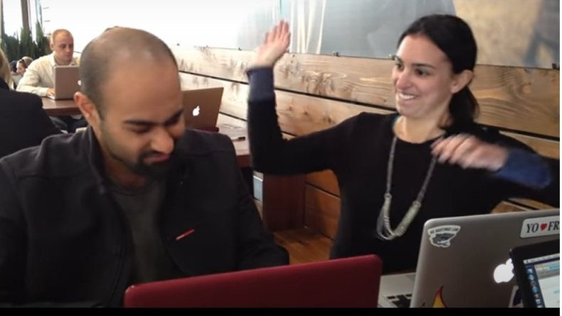 موظفة خاصة لصفع رجل أعمال.. ما القصة؟