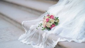 عروس تقفز من الطابق الثالث بعد ساعات من زفافها.. والسبب!